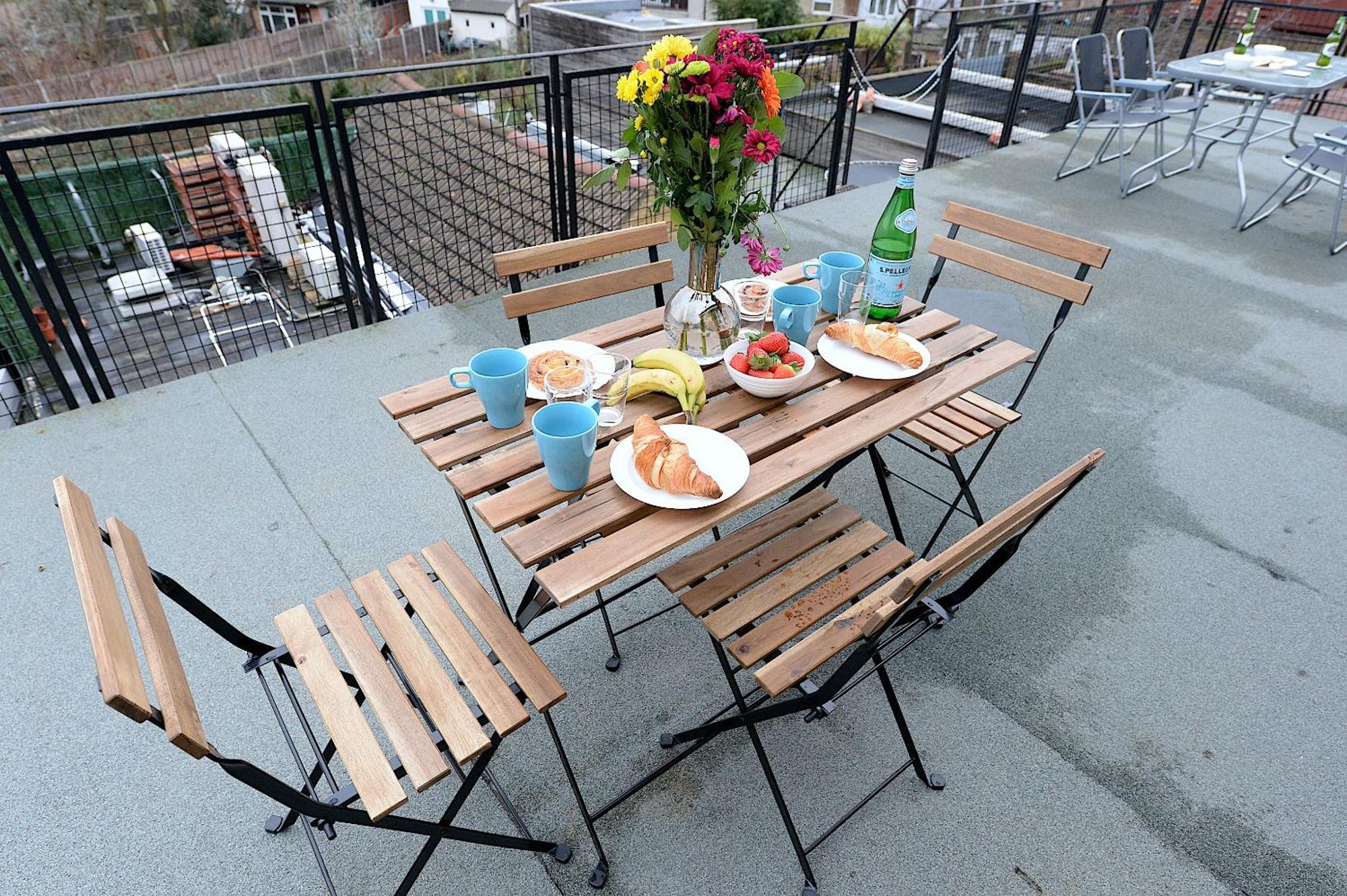 Appartamento 2 Bed Terraced Flat Piccadilly Line Londra Esterno foto
